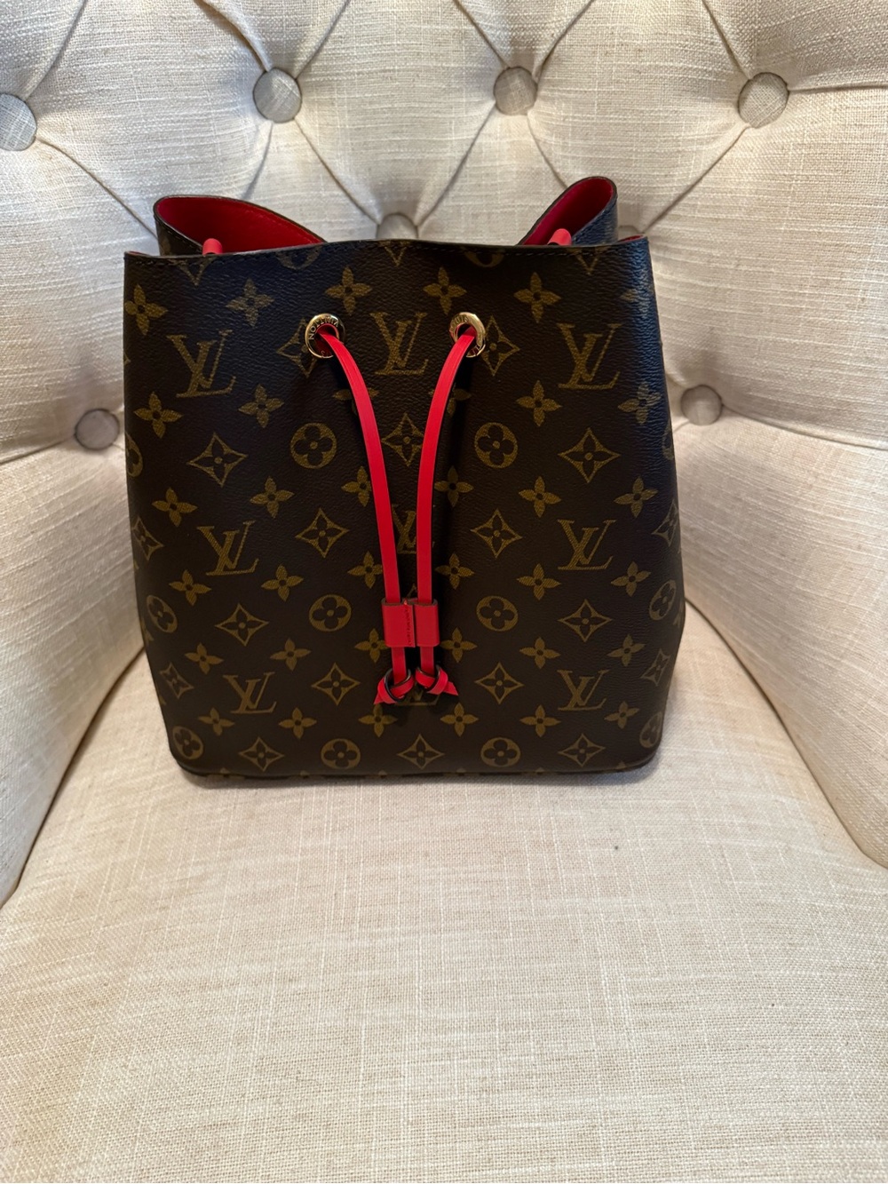Louis Vuitton Monogram NoeMoe MMCanvas Bucket Bag with Red Trim